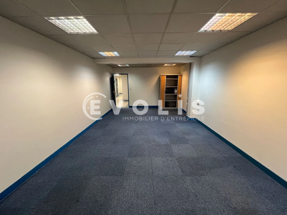 Photo 3 – location Entrepôts / activités	CROISSY BEAUBOURG (77183)