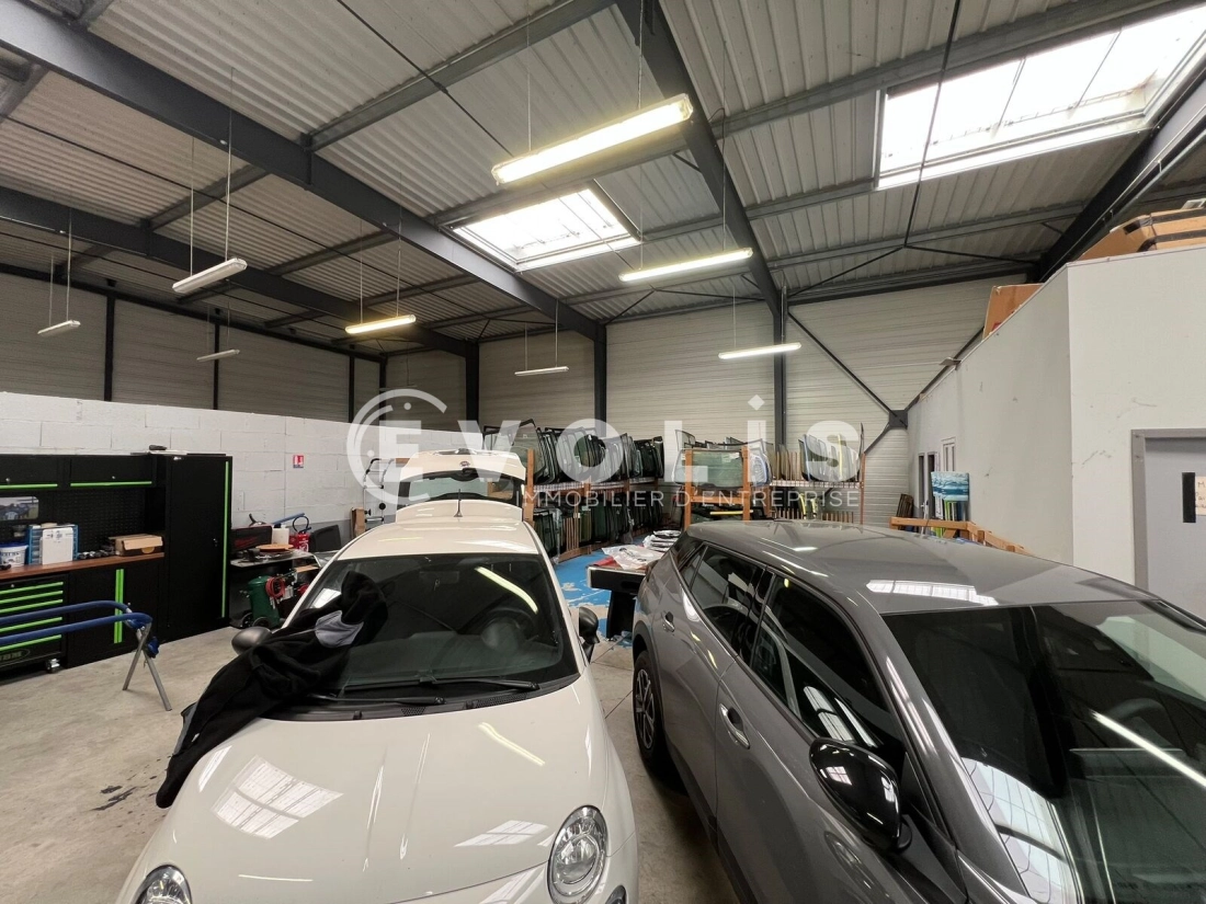 Photo 7 – location Entrepôts / activités	BOURGOIN JALLIEU (38300)