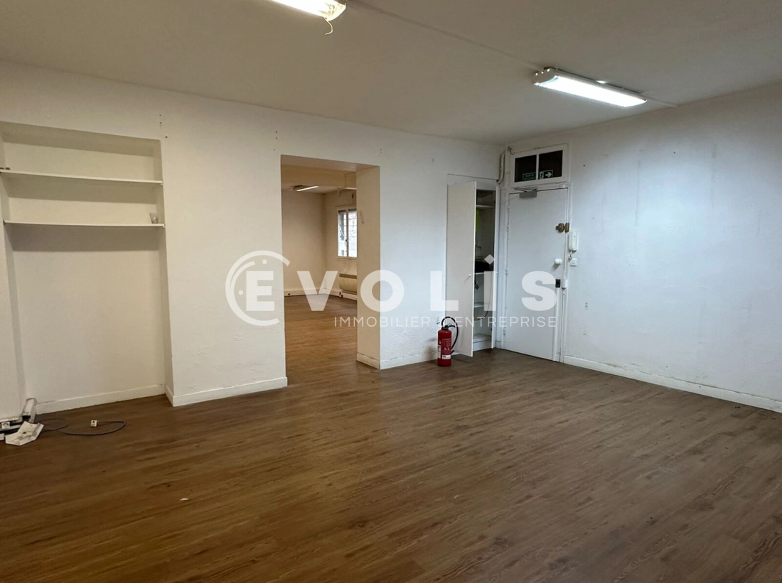 Photo 2 – location bureaux	PARIS (75010)