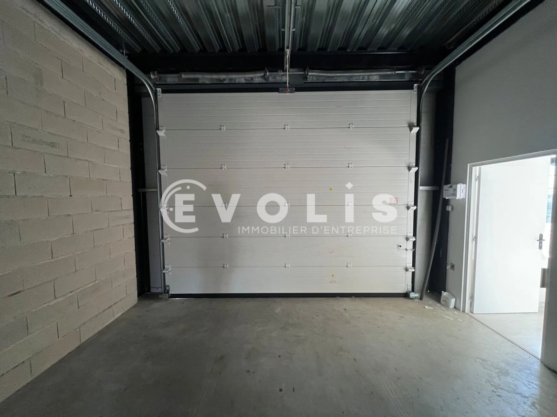 Photo 3 – location Entrepôts / activités	PONTAULT COMBAULT (77340)