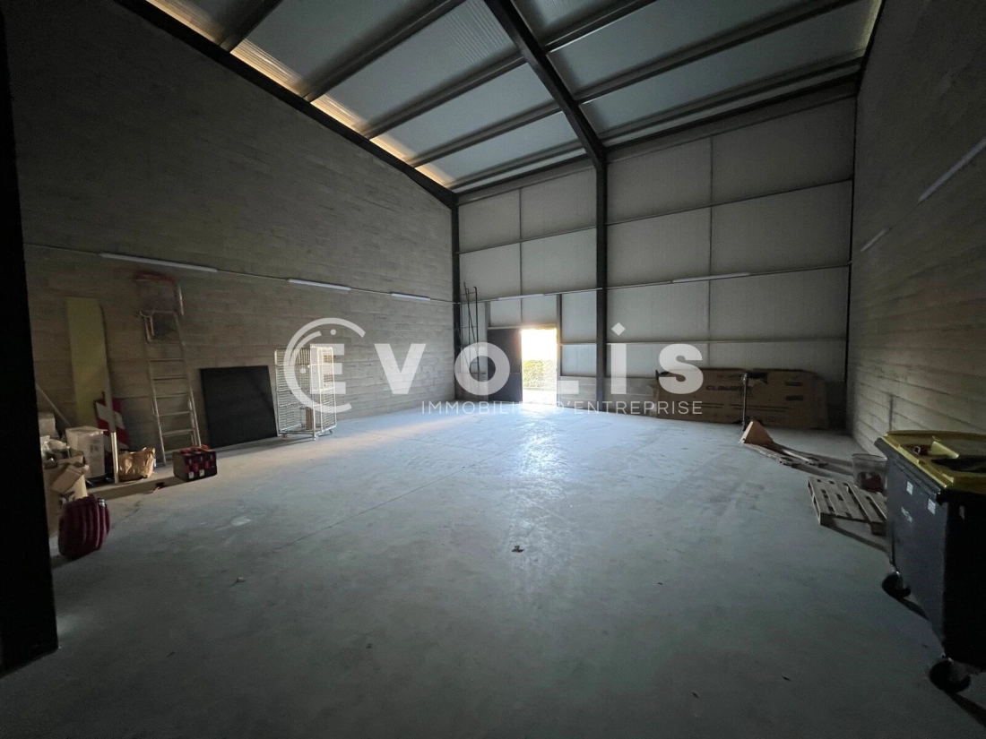 Photo 1 – location Entrepôts / activités	PONTAULT COMBAULT (77340)