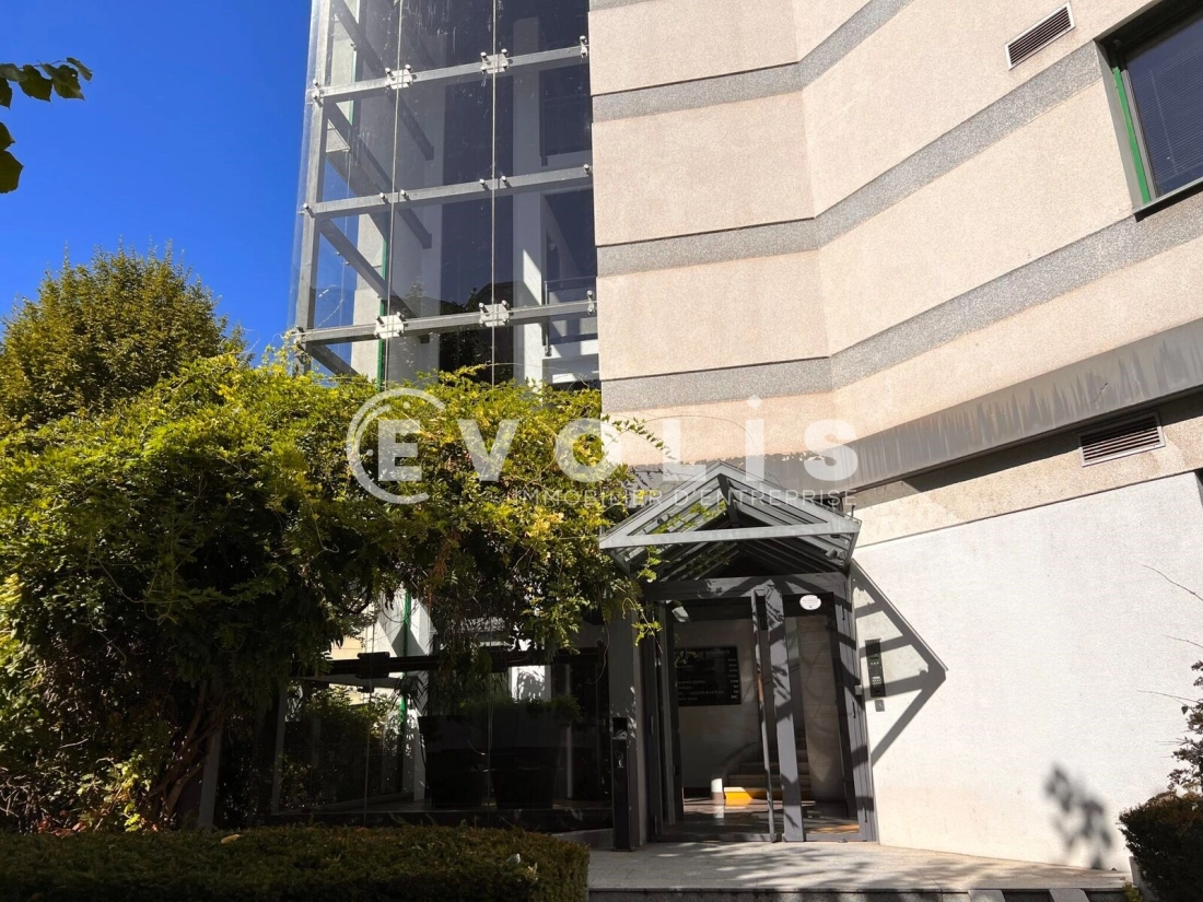 Photo 1 – location bureaux	LYON (69009)