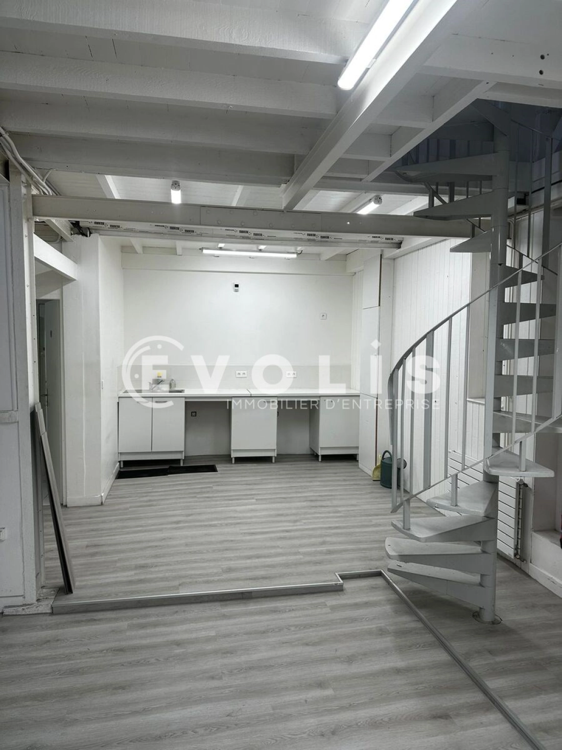 Photo 5 – location bureaux	PARIS (75020)