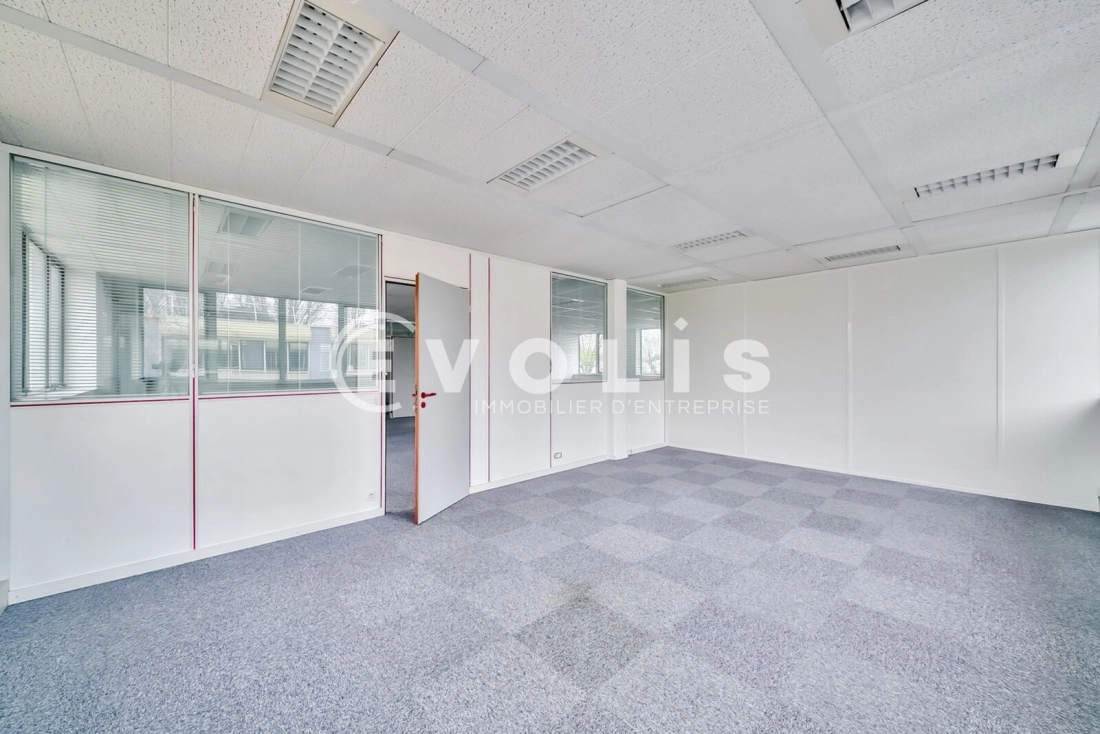 Photo 4 – location bureaux	SAINT THIBAULT DES VIGNES (77400)