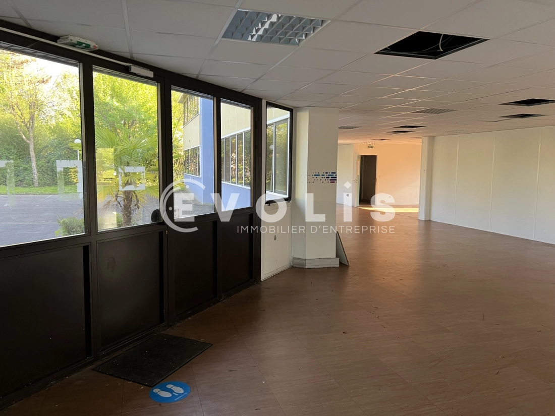Photo 9 – location bureaux	SAINT THIBAULT DES VIGNES (77400)