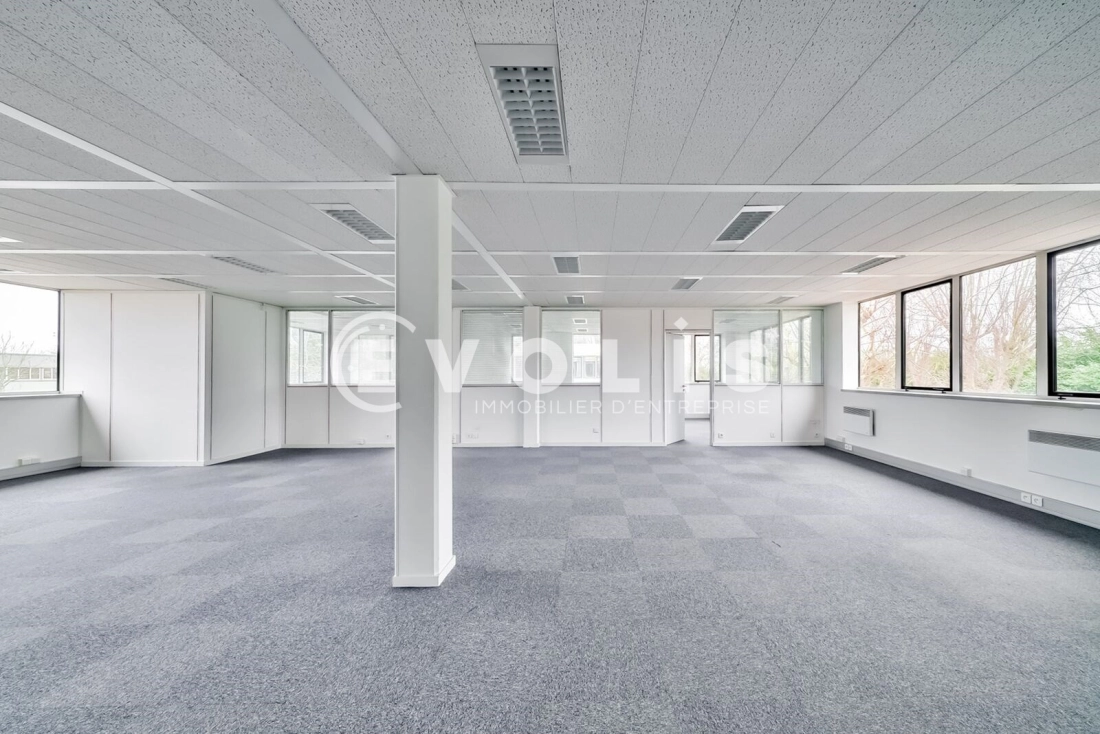 Photo 1 – location bureaux	SAINT THIBAULT DES VIGNES (77400)