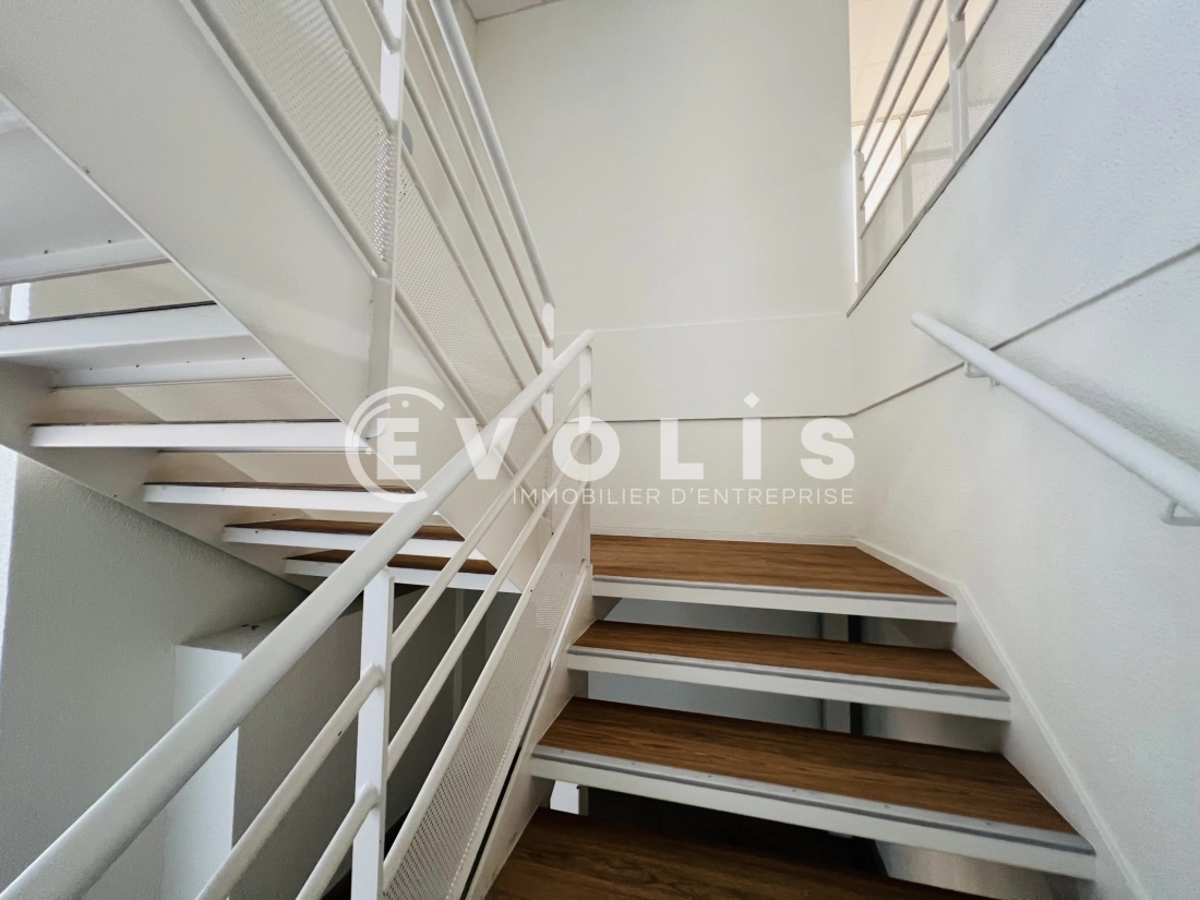 Photo 10 – location Entrepôts / activités	SAINT THIBAULT DES VIGNES (77400)