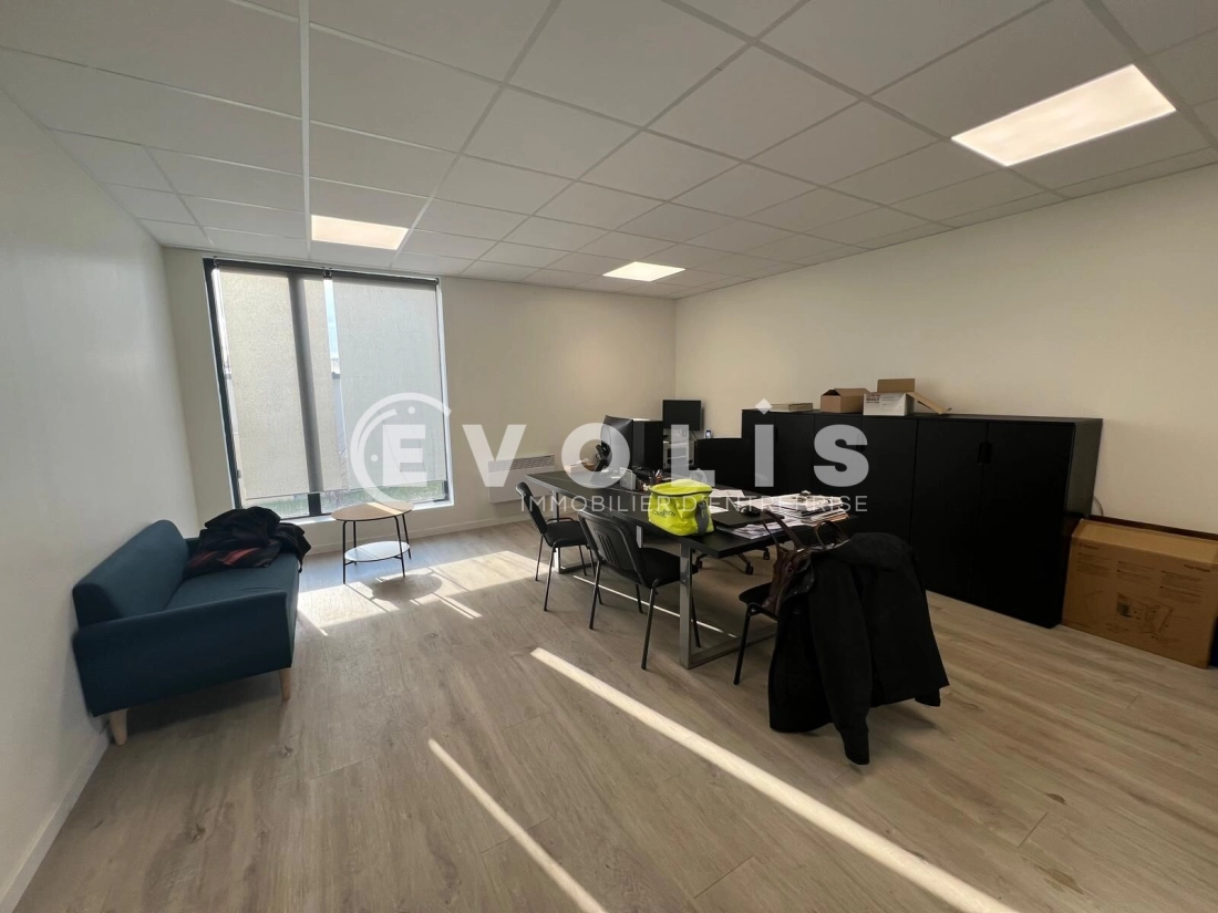 Photo 3 – location Entrepôts / activités	TREVOUX (01600)