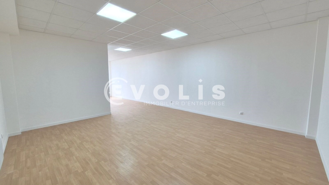 Photo 4 – vente Entrepôts / activités	SERRIS (77700)