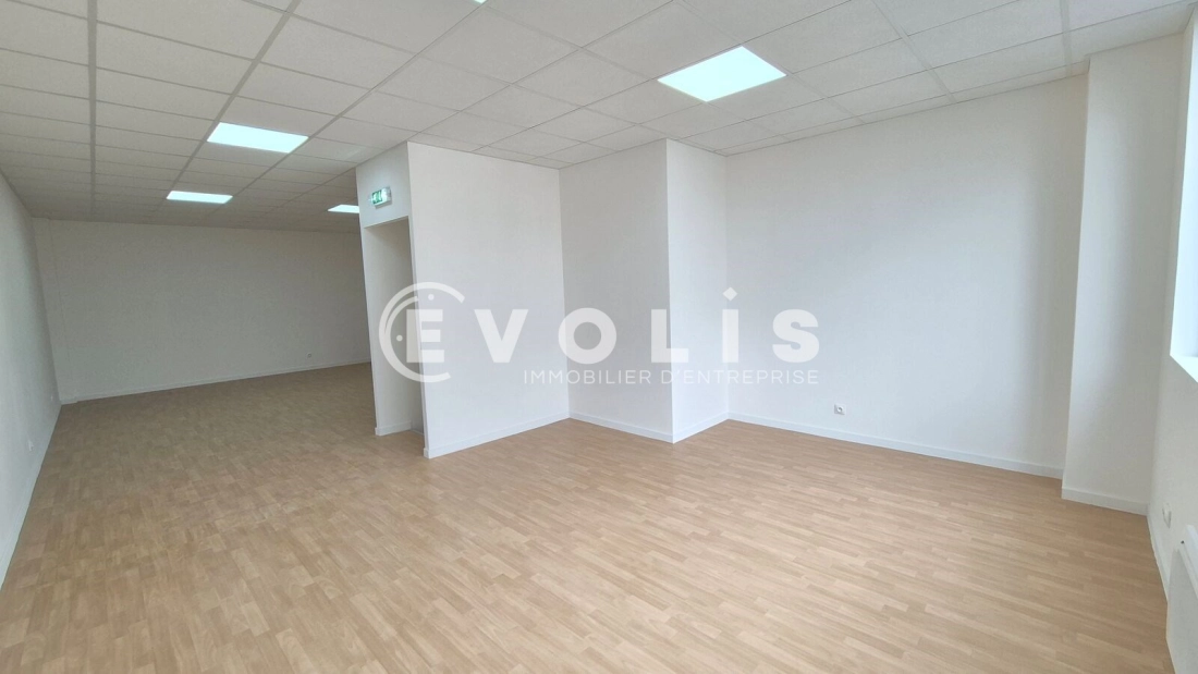 Photo 5 – vente Entrepôts / activités	SERRIS (77700)