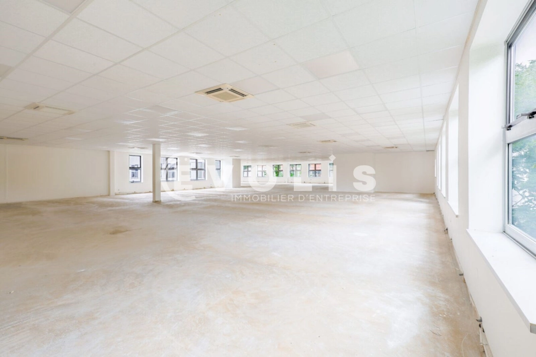 Photo 3 – location Entrepôts / activités	SAINT THIBAULT DES VIGNES (77400)