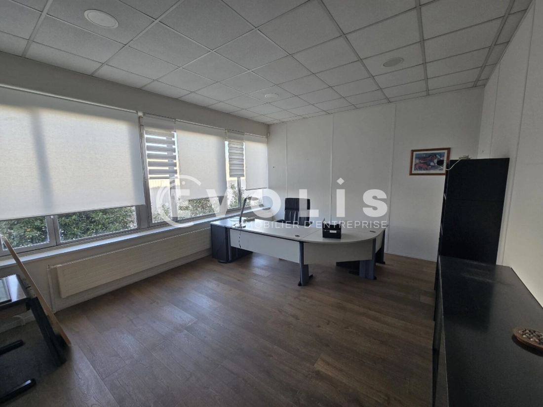 Photo 9 – location Entrepôts / activités	RIS ORANGIS (91130)