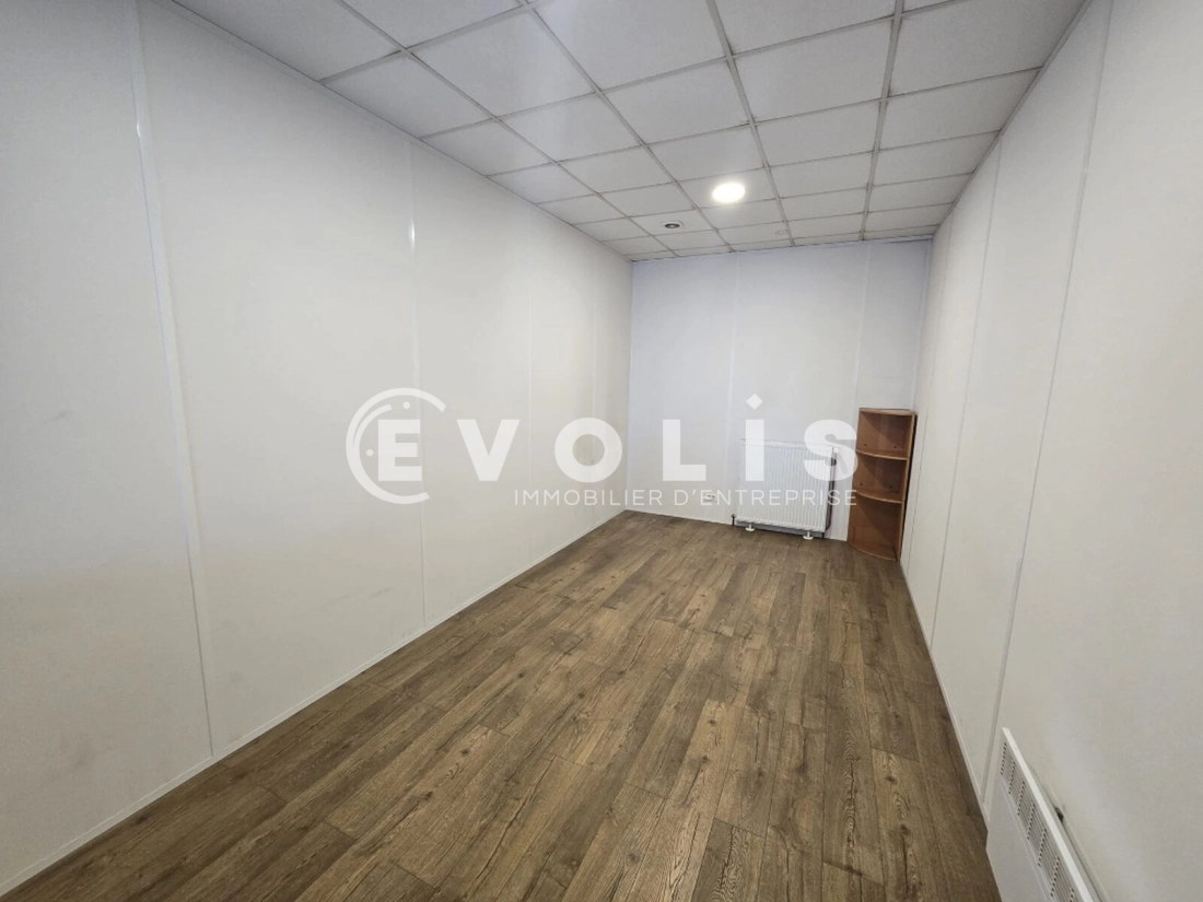 Photo 12 – location Entrepôts / activités	RIS ORANGIS (91130)