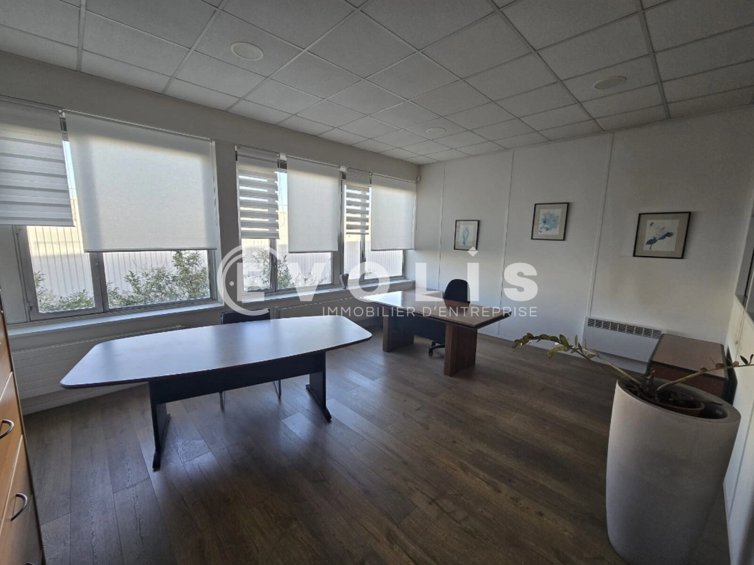 Photo 10 – location Entrepôts / activités	RIS ORANGIS (91130)