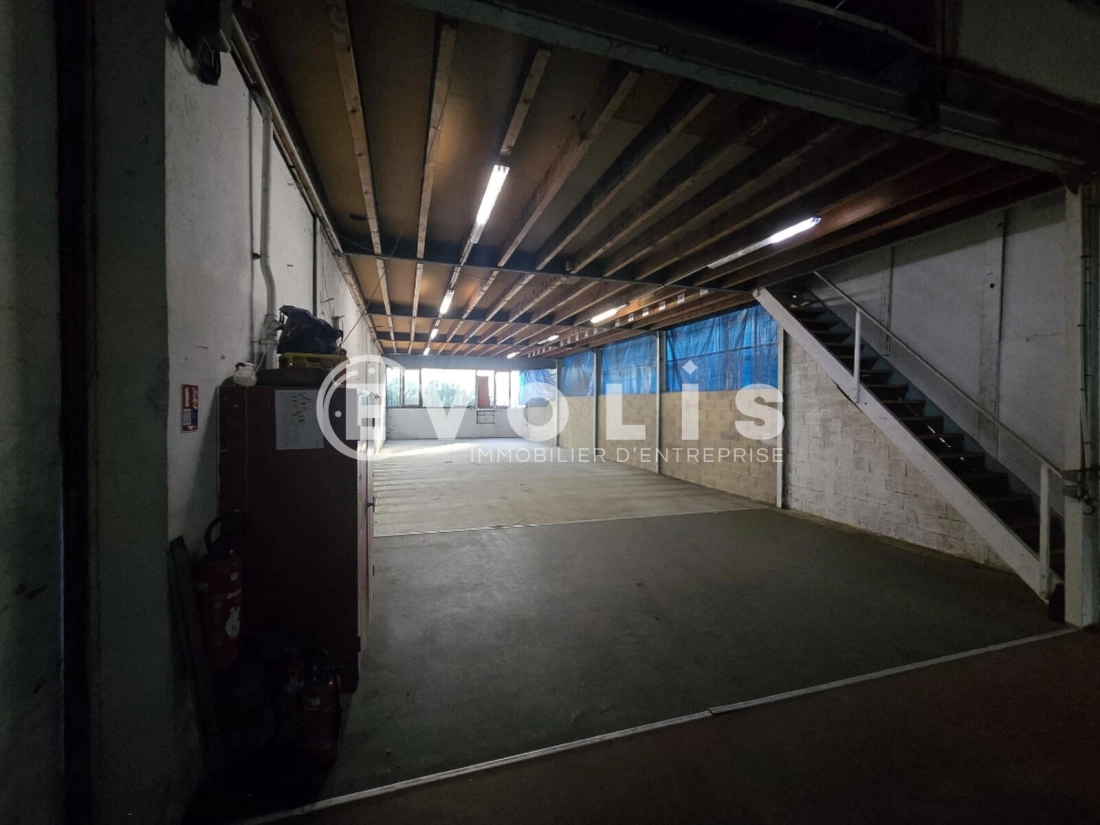 Photo 6 – location Entrepôts / activités	RIS ORANGIS (91130)