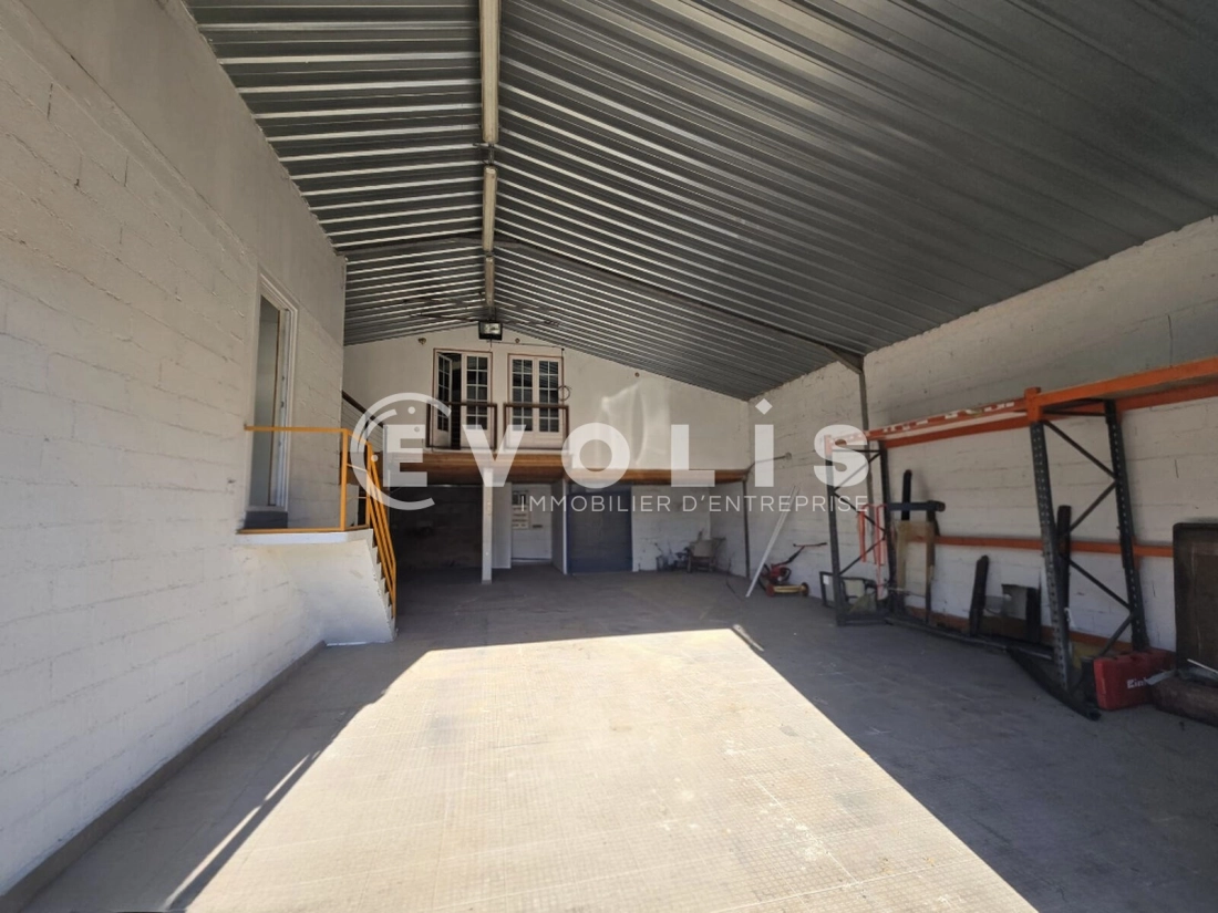 Photo 2 – location Entrepôts / activités	ANGERVILLE (91670)