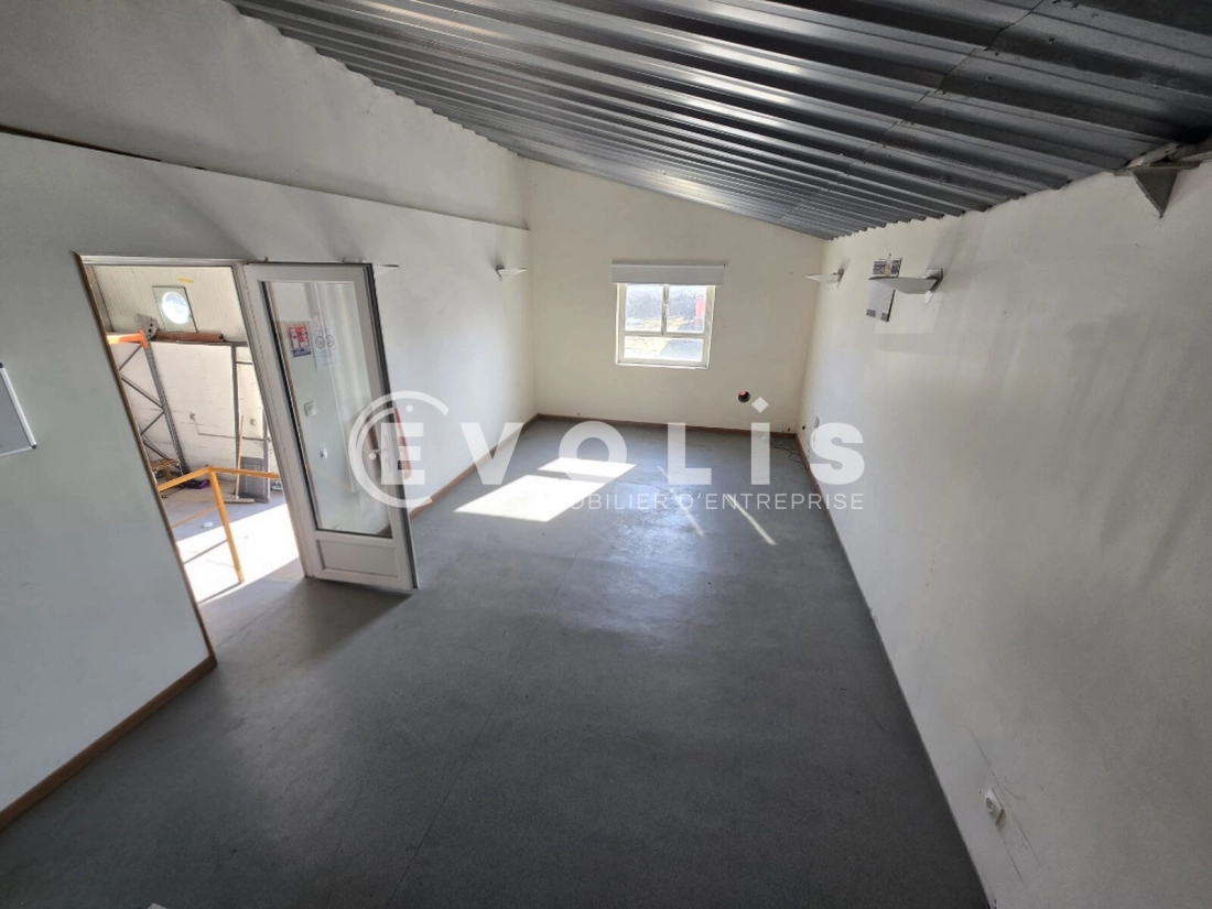 Photo 6 – location Entrepôts / activités	ANGERVILLE (91670)