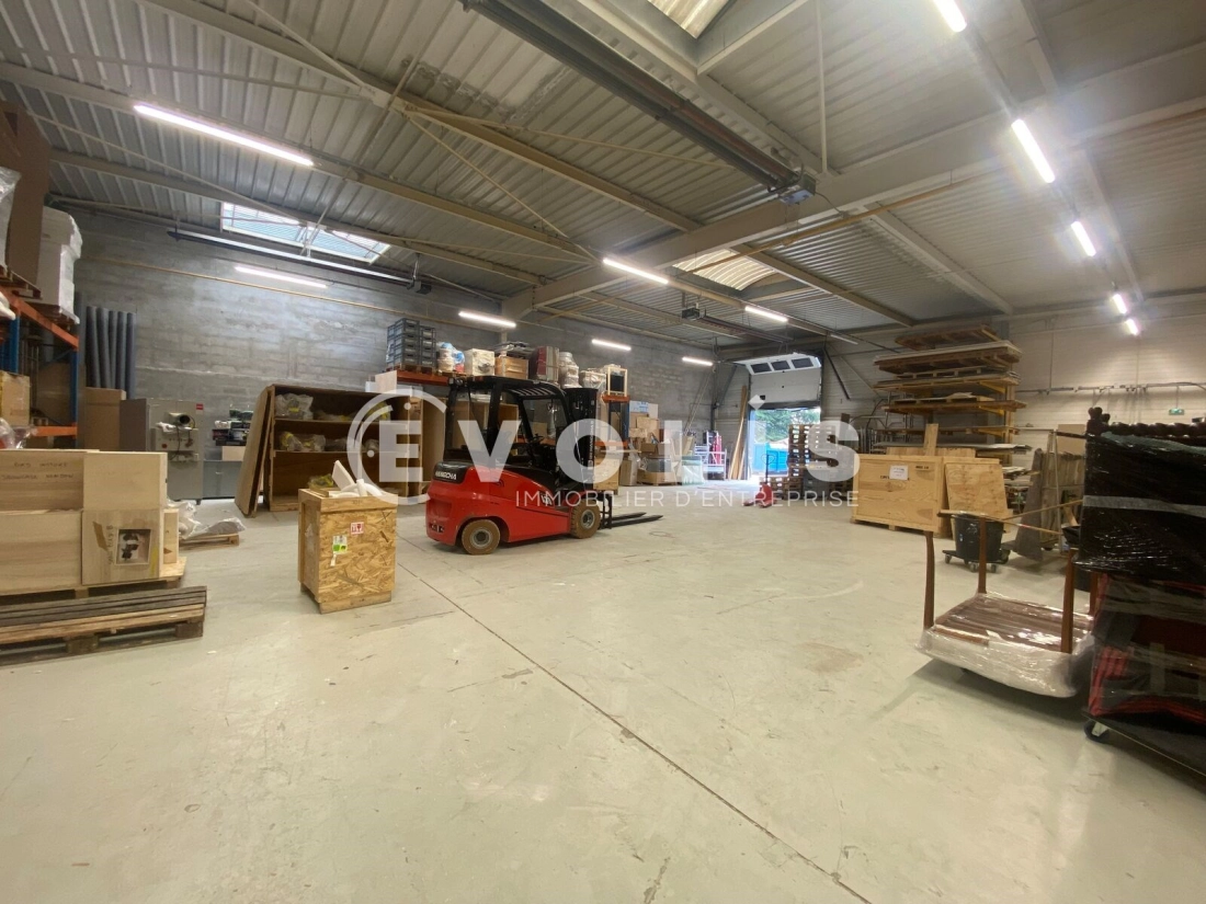 Photo 1 – location Entrepôts / activités	CHAMPIGNY SUR MARNE (94500)