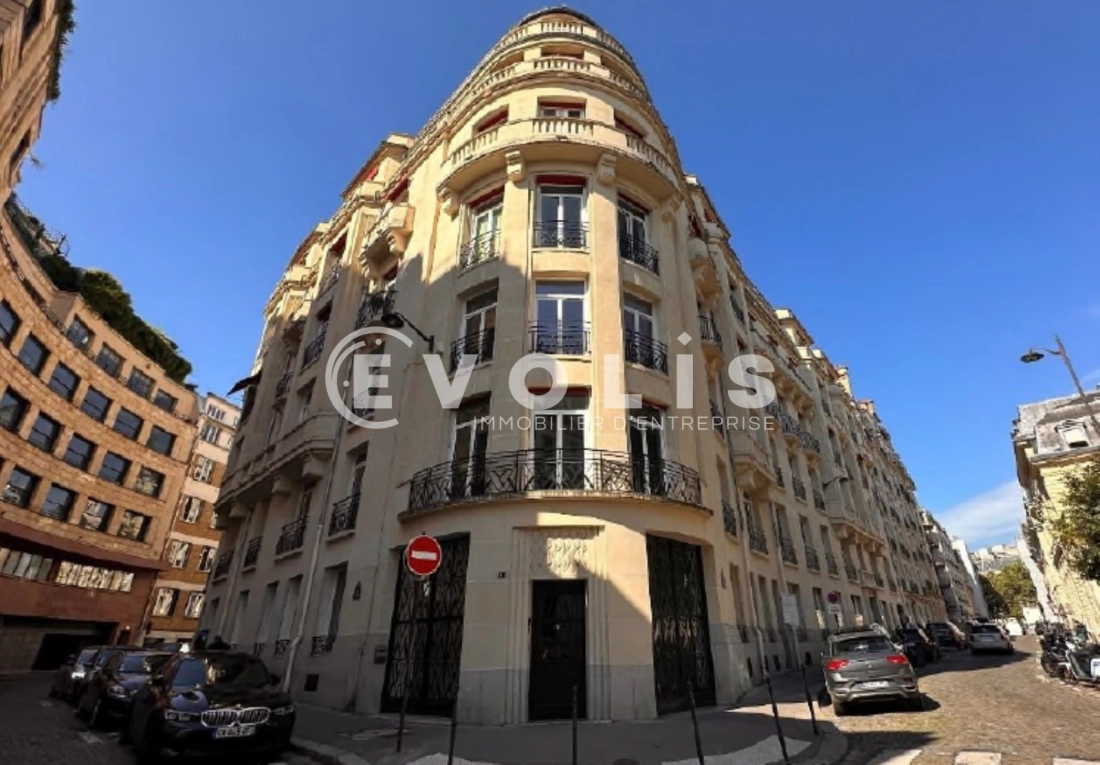 Photo 8 – vente bureaux	PARIS (75008)