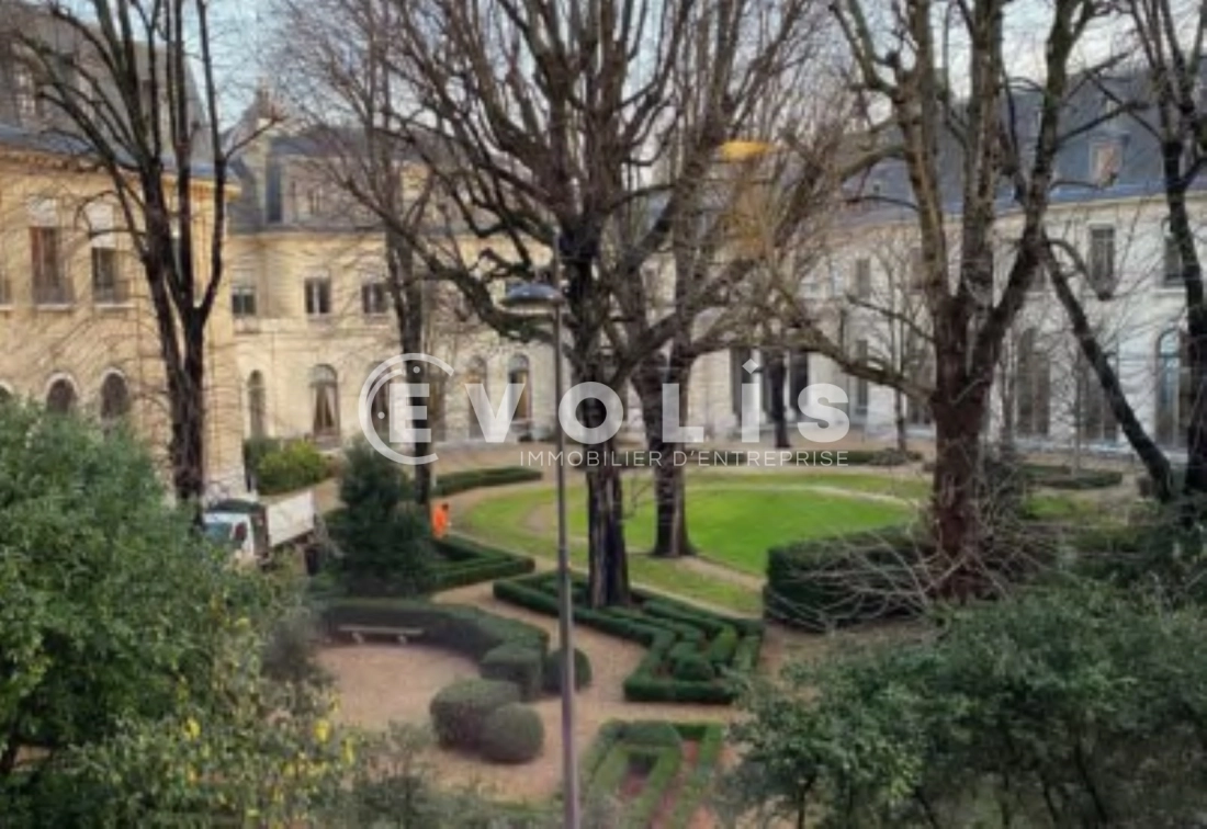 Photo 3 – vente bureaux	PARIS (75008)