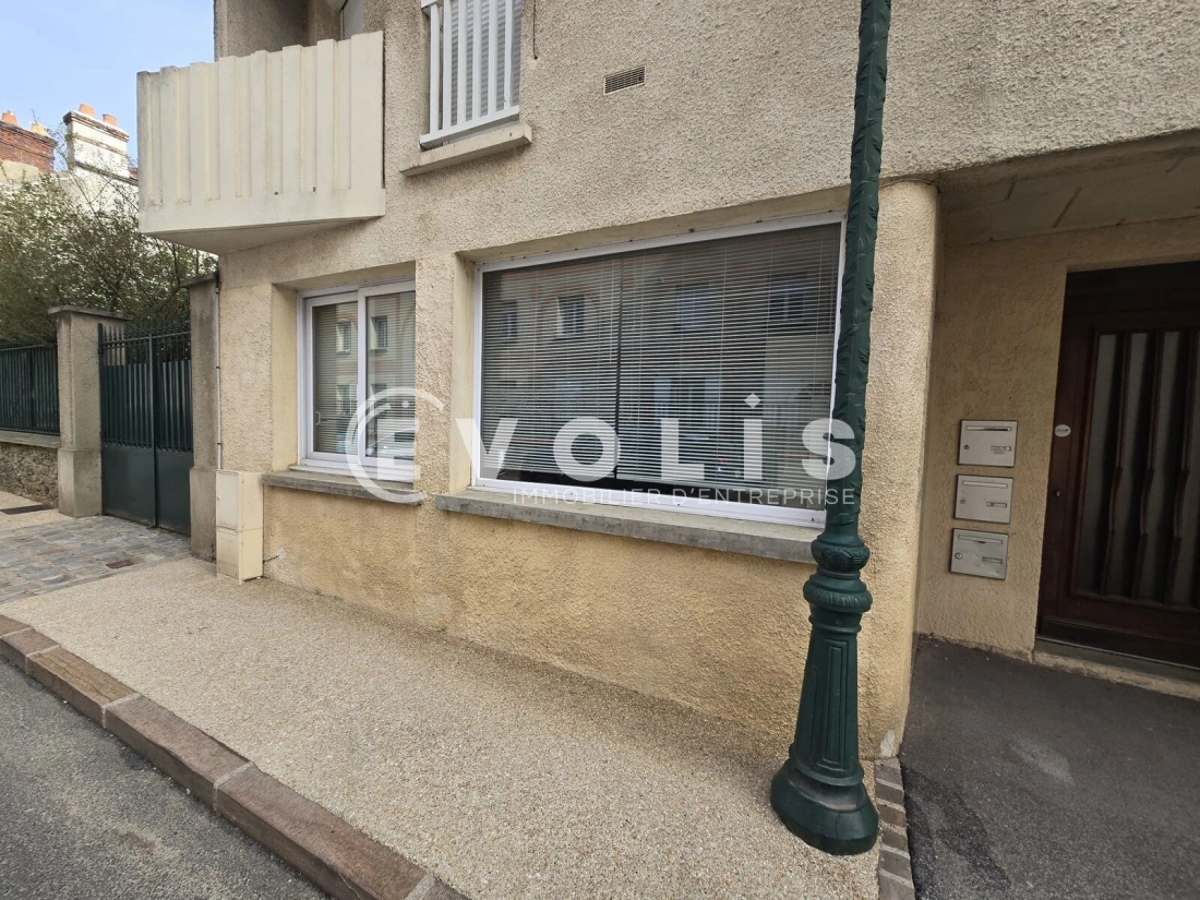 Photo 1 – location Locaux commerciaux	VERT LE GRAND (91810)