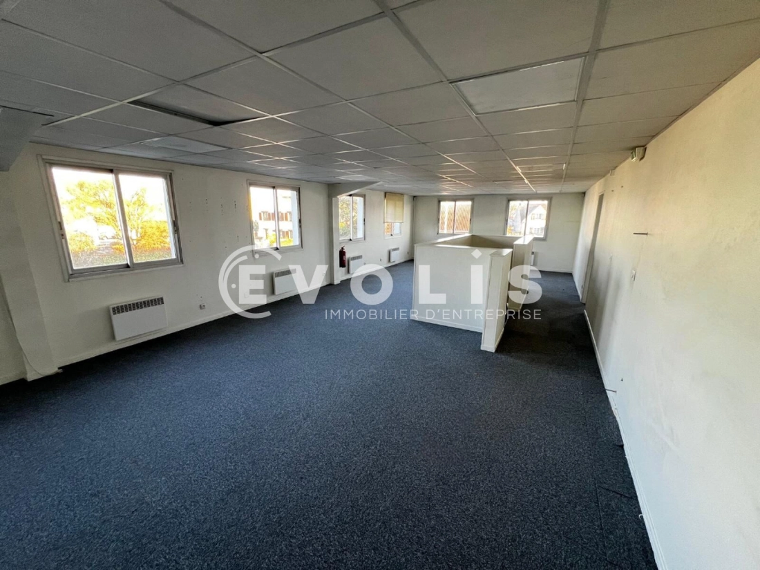 Photo 6 – location Entrepôts / activités	SAINT MICHEL SUR ORGE (91240)