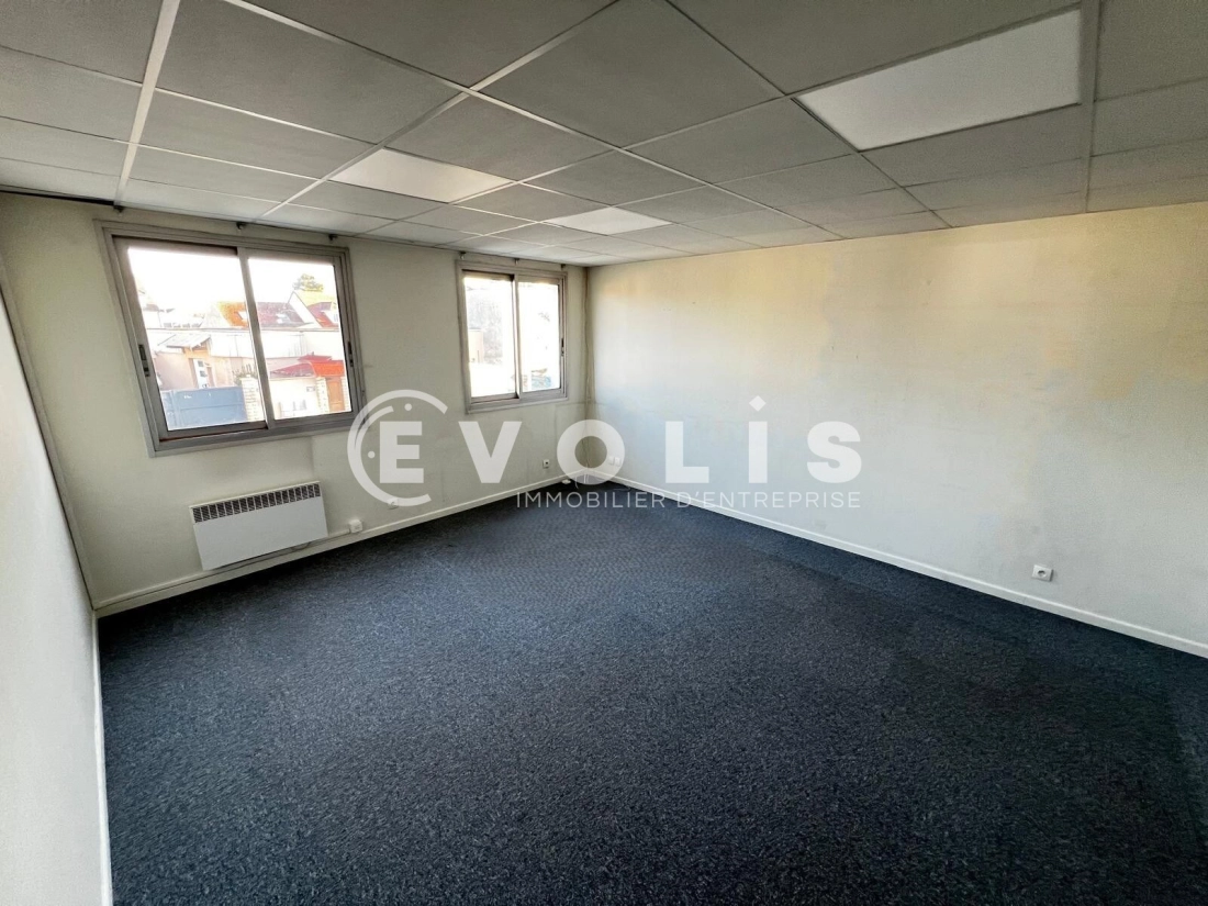 Photo 8 – location Entrepôts / activités	SAINT MICHEL SUR ORGE (91240)