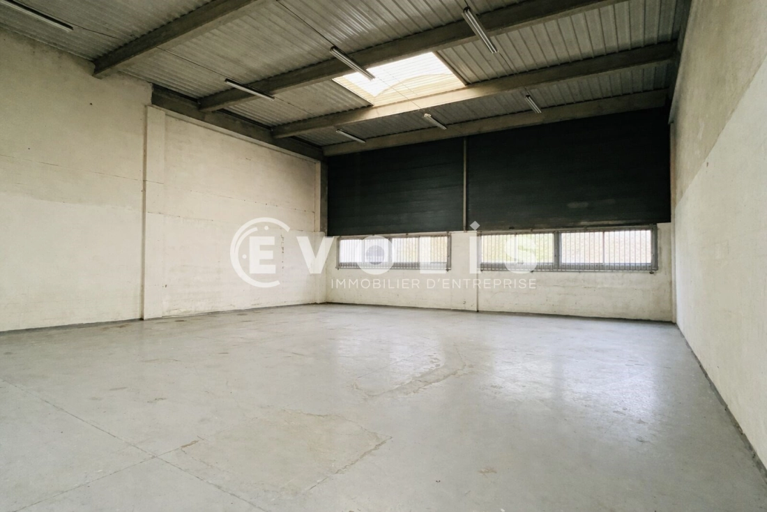 Photo 2 – location Entrepôts / activités	CHAMPS SUR MARNE (77420)