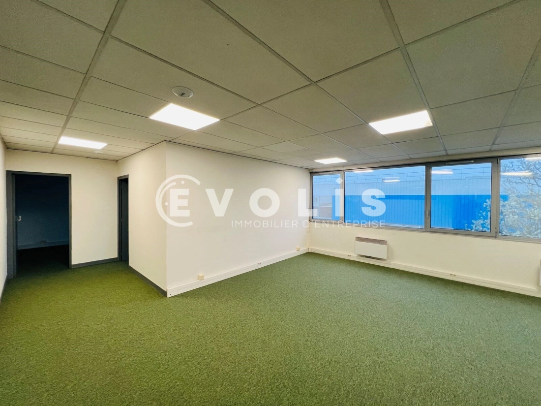 Photo 7 – location Entrepôts / activités	CHAMPS SUR MARNE (77420)