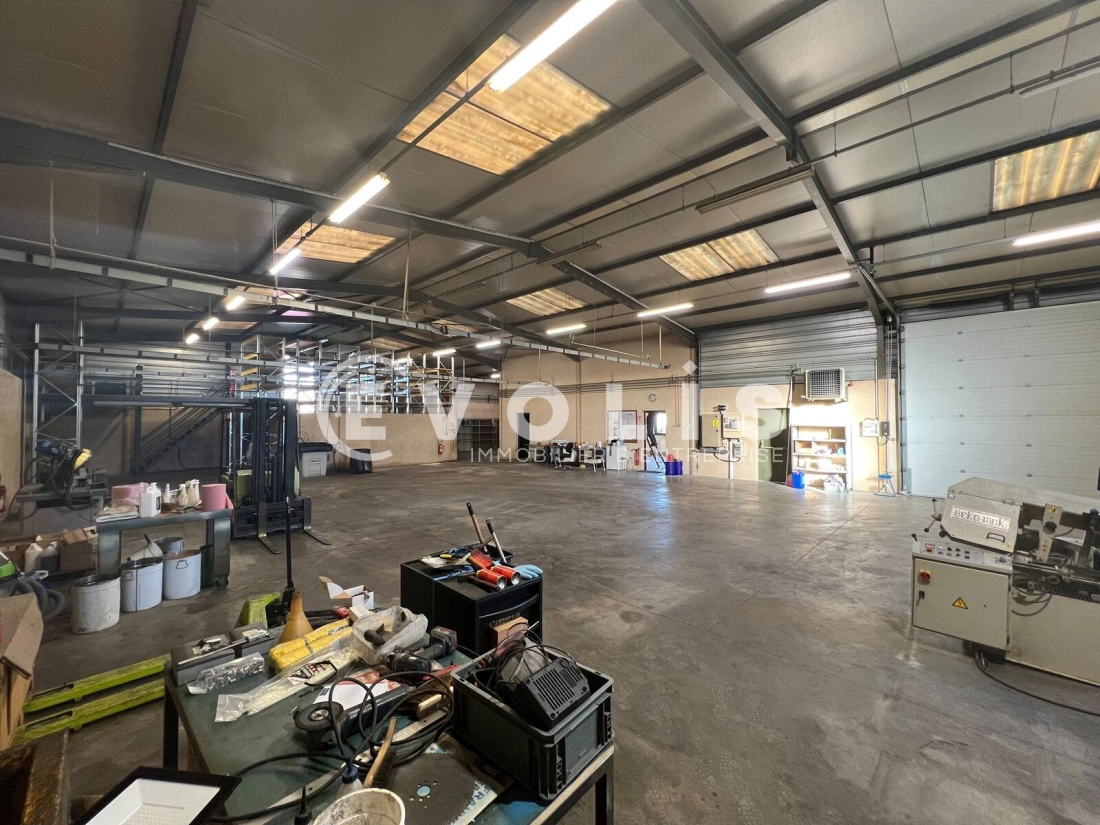 Photo 4 – location Entrepôts / activités	ARNAS (69400)
