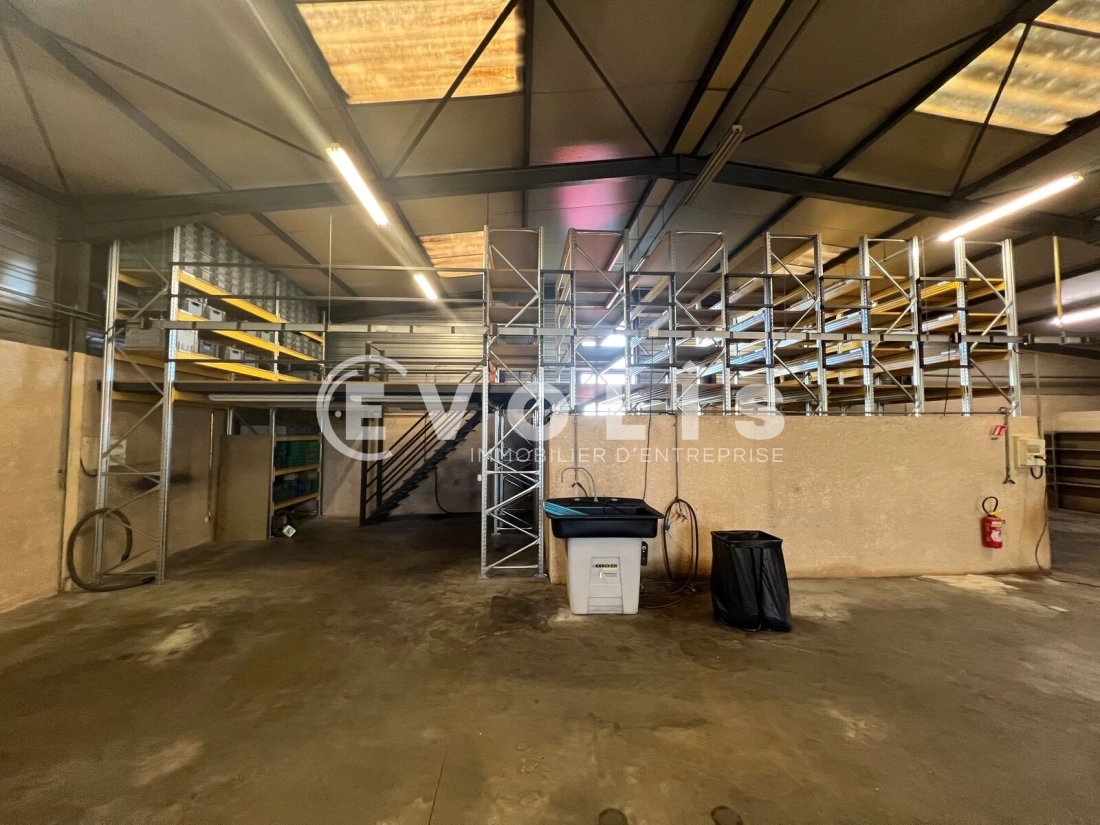 Photo 5 – location Entrepôts / activités	ARNAS (69400)