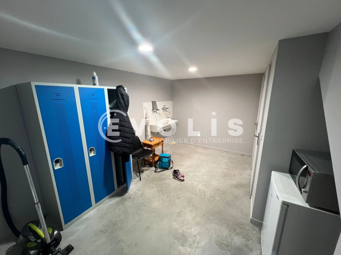 Photo 7 – location Entrepôts / activités	ARNAS (69400)
