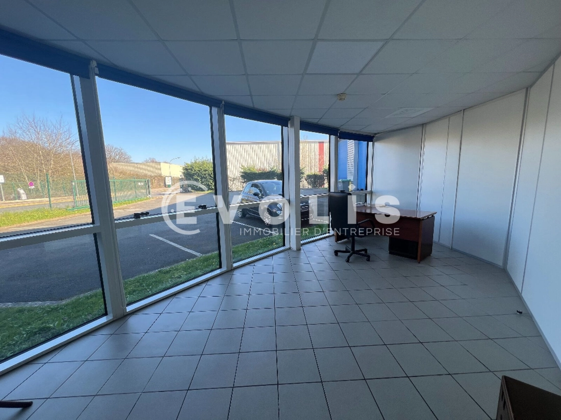 Photo 7 – location Entrepôts / activités	CROSNE (91560)