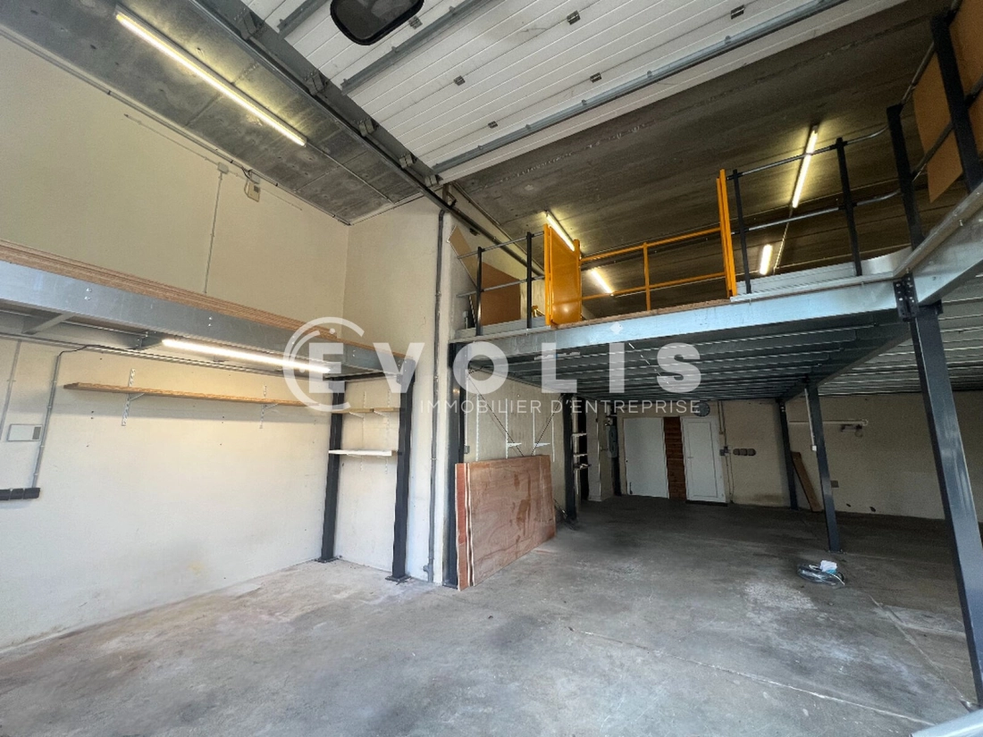 Photo 2 – location Entrepôts / activités	VILLEJUST (91140)