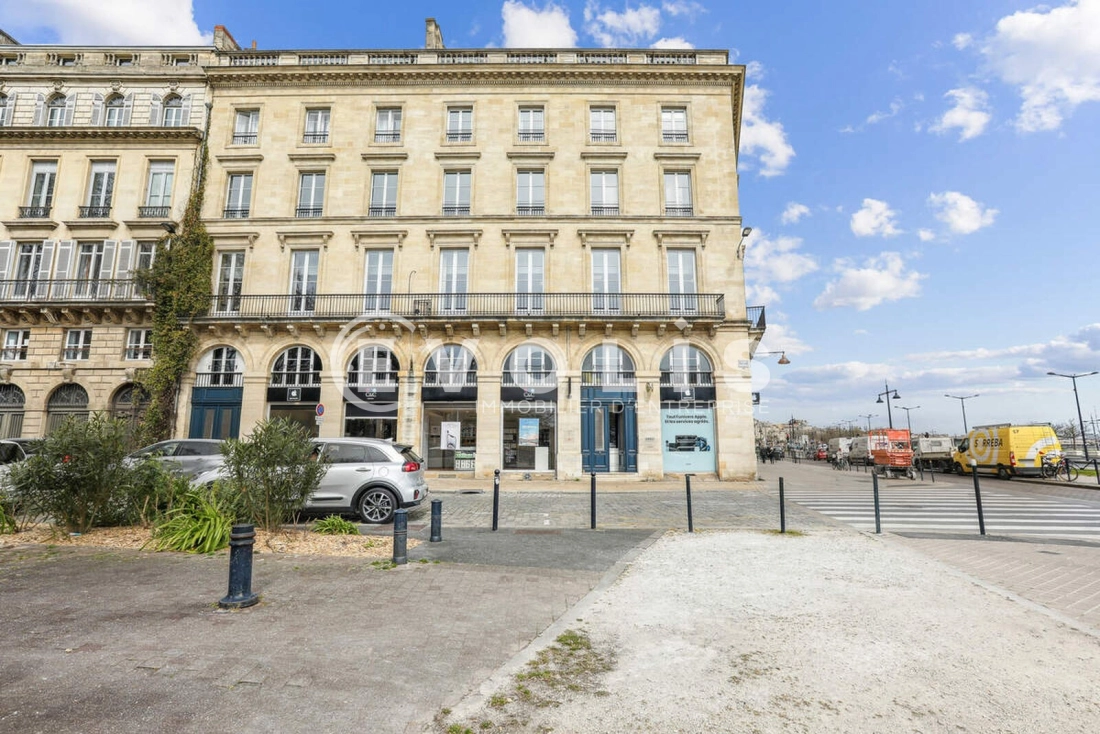 Photo 1 – location bureaux	BORDEAUX (33000)