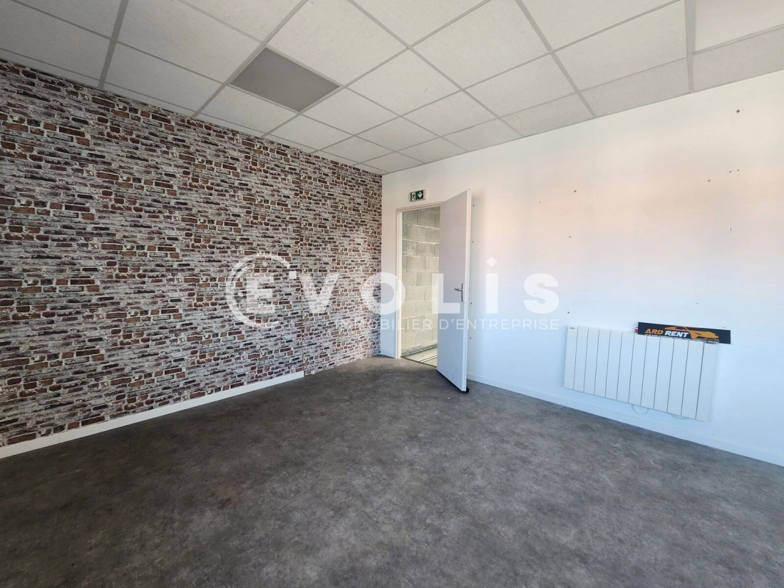 Photo 8 – vente Entrepôts / activités	VAULX MILIEU (38090)