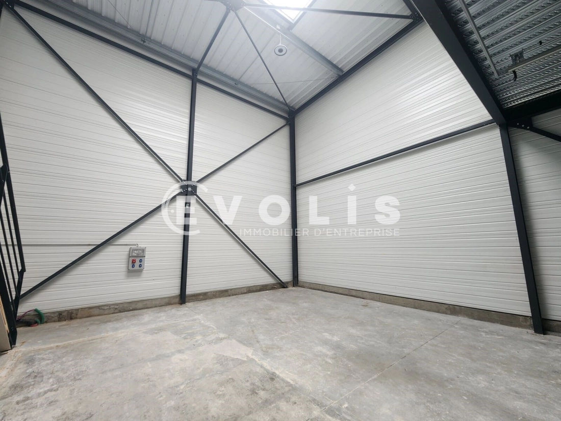 Photo 7 – vente Entrepôts / activités	VAULX MILIEU (38090)