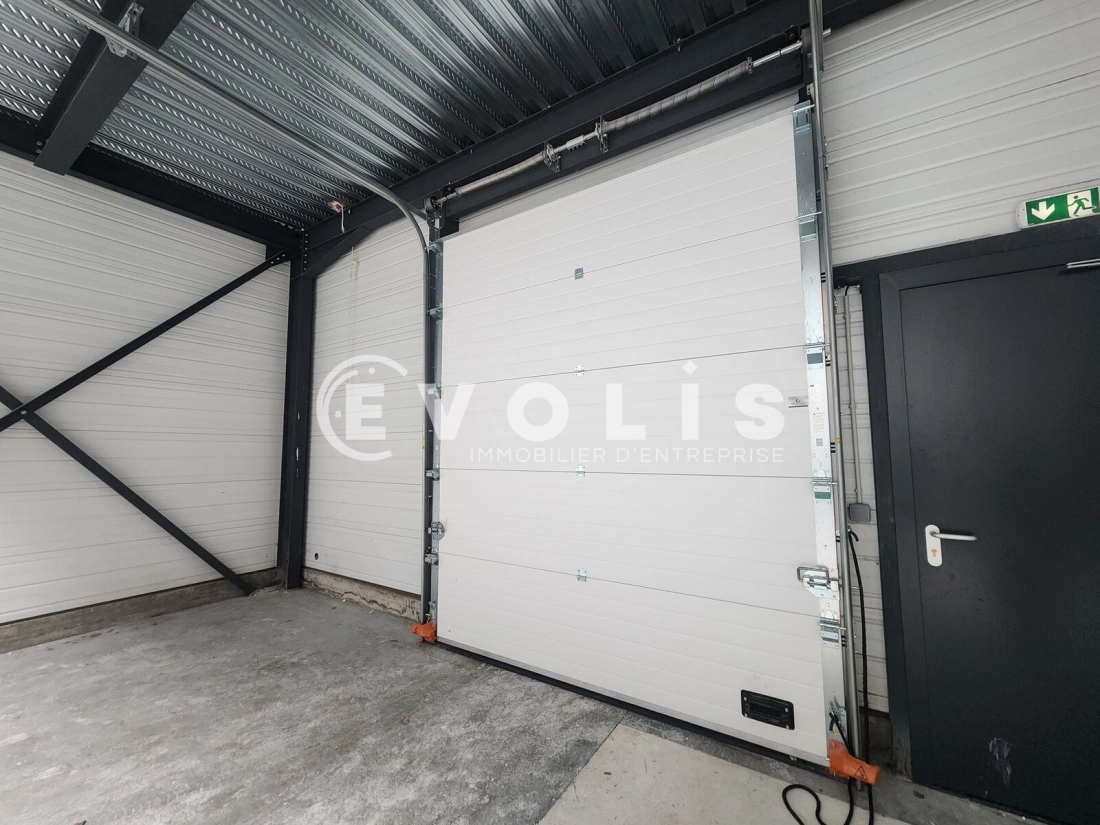 Photo 3 – vente Entrepôts / activités	VAULX MILIEU (38090)