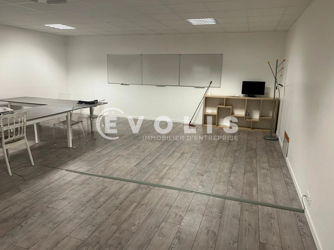 Photo 9 – vente Entrepôts / activités	SAINT QUENTIN FALLAVIER (38070)