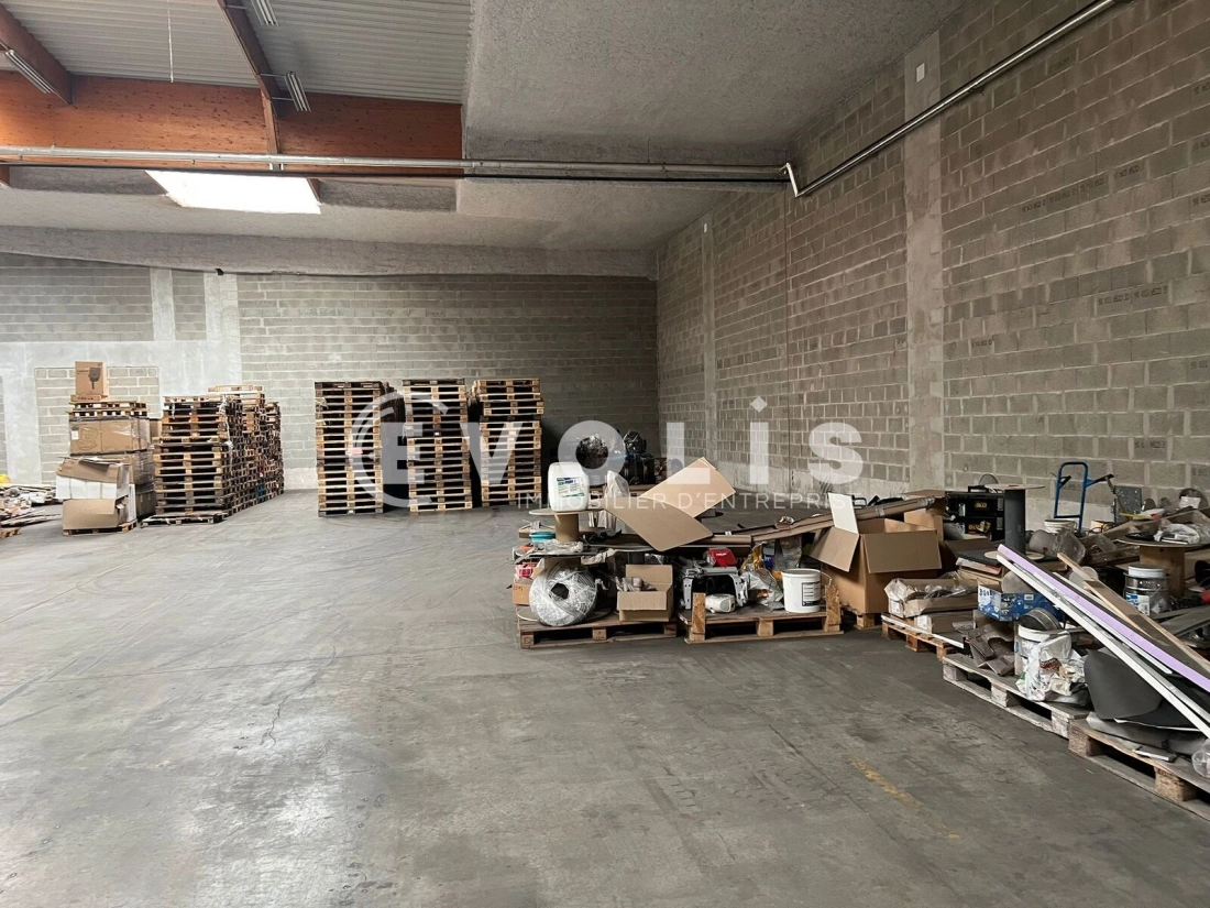 Photo 10 – vente Entrepôts / activités	SAINT QUENTIN FALLAVIER (38070)