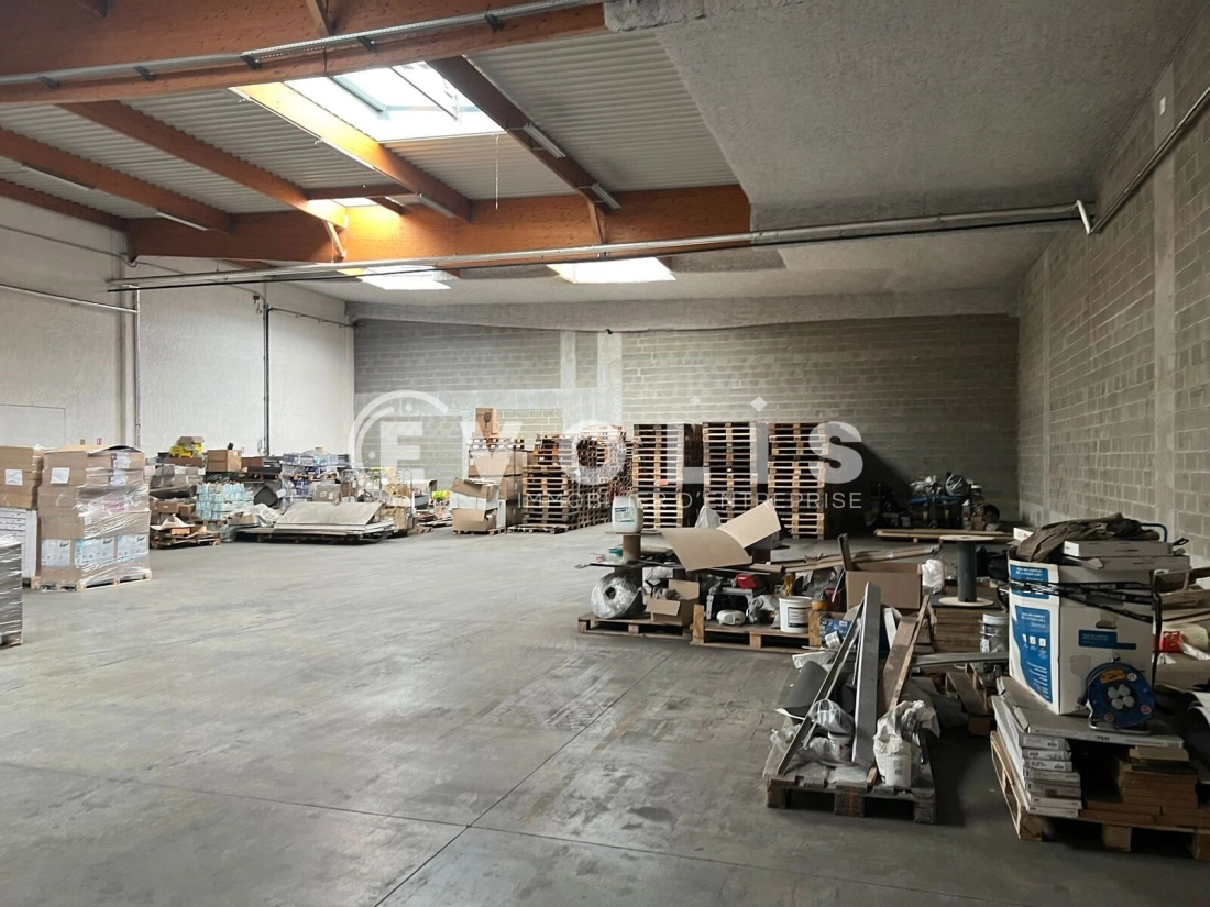 Photo 2 – vente Entrepôts / activités	SAINT QUENTIN FALLAVIER (38070)
