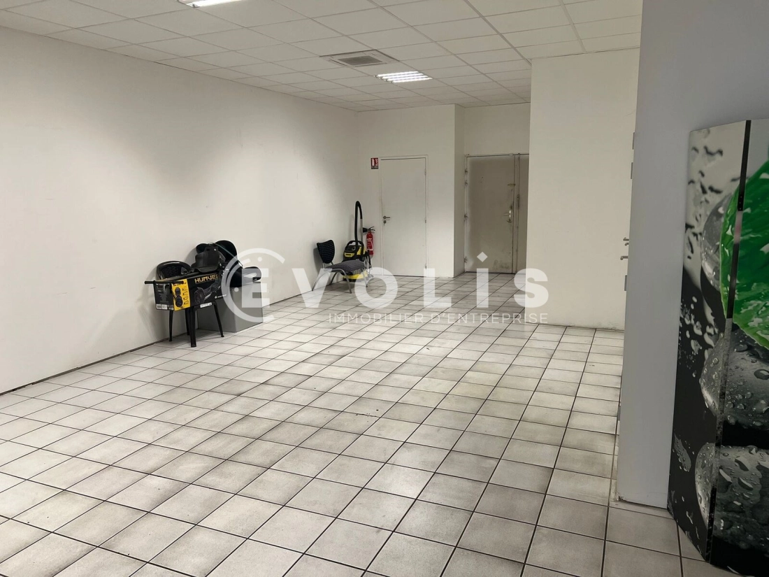 Photo 11 – vente Entrepôts / activités	SAINT QUENTIN FALLAVIER (38070)