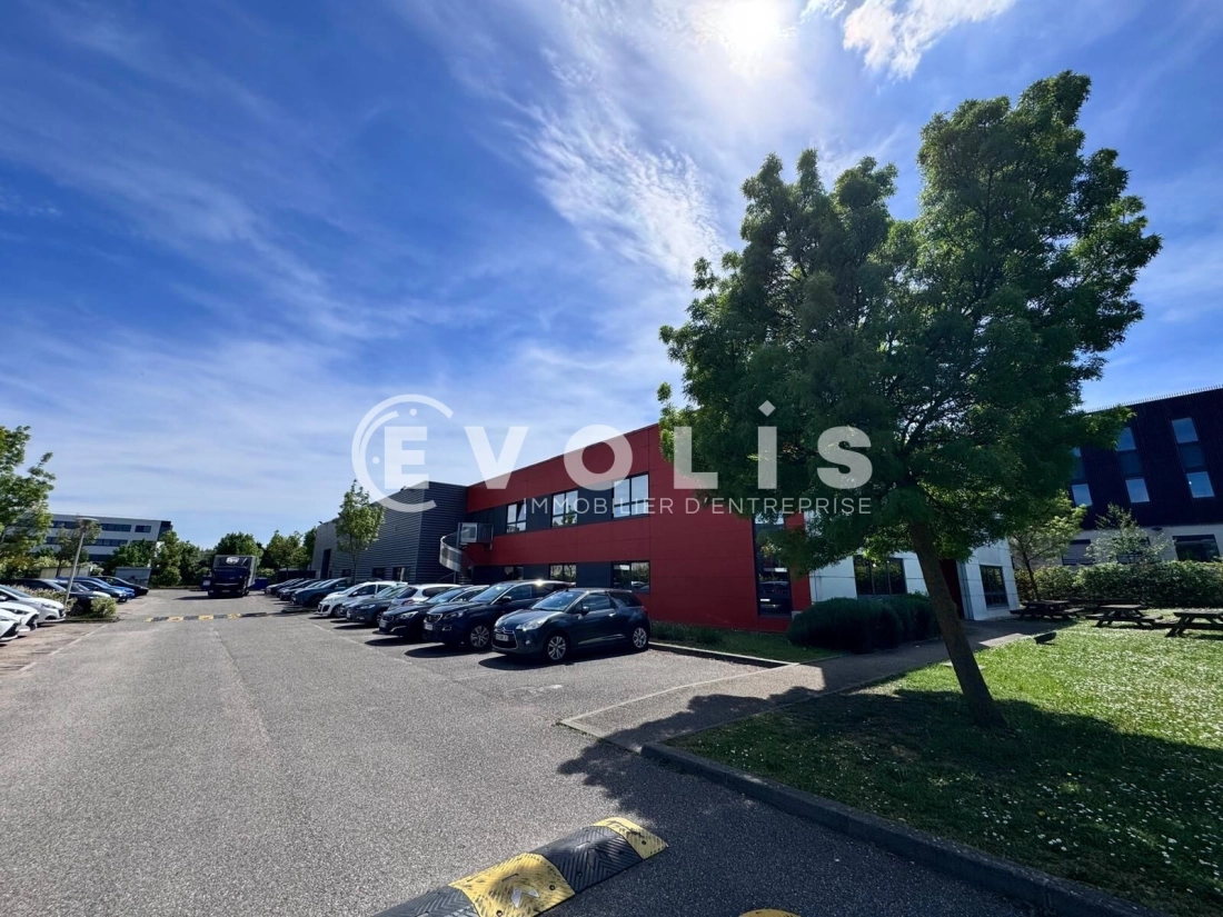 Photo 4 – vente Entrepôts / activités	SAINT PRIEST (69800)