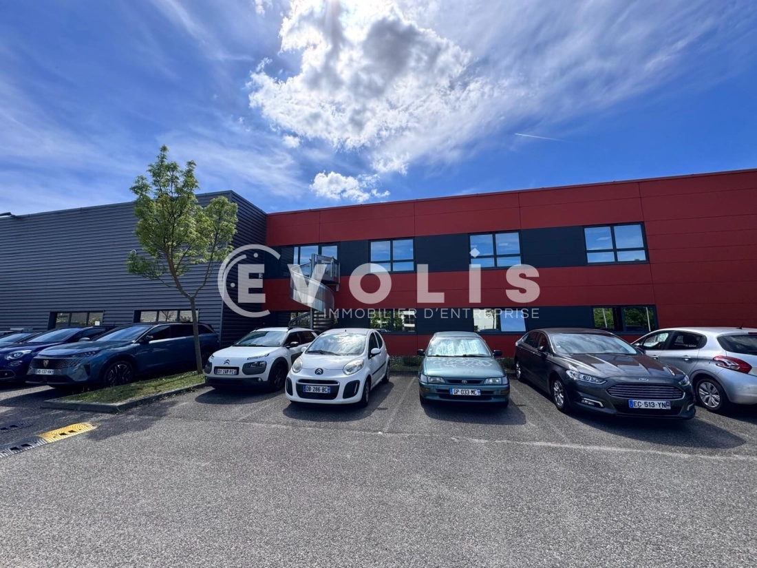 Photo 3 – vente Entrepôts / activités	SAINT PRIEST (69800)