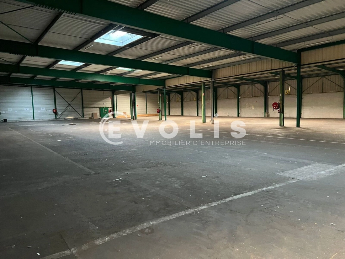 Photo 7 – location Entrepôts / activités	SAINT PRIEST (69800)