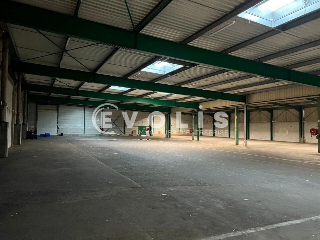 Photo 9 – location Entrepôts / activités	SAINT PRIEST (69800)