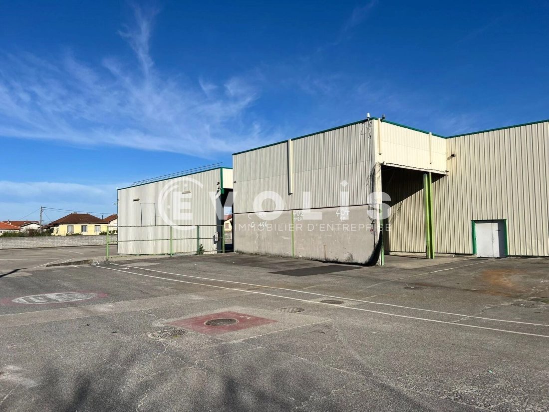 Photo 6 – location Entrepôts / activités	SAINT PRIEST (69800)