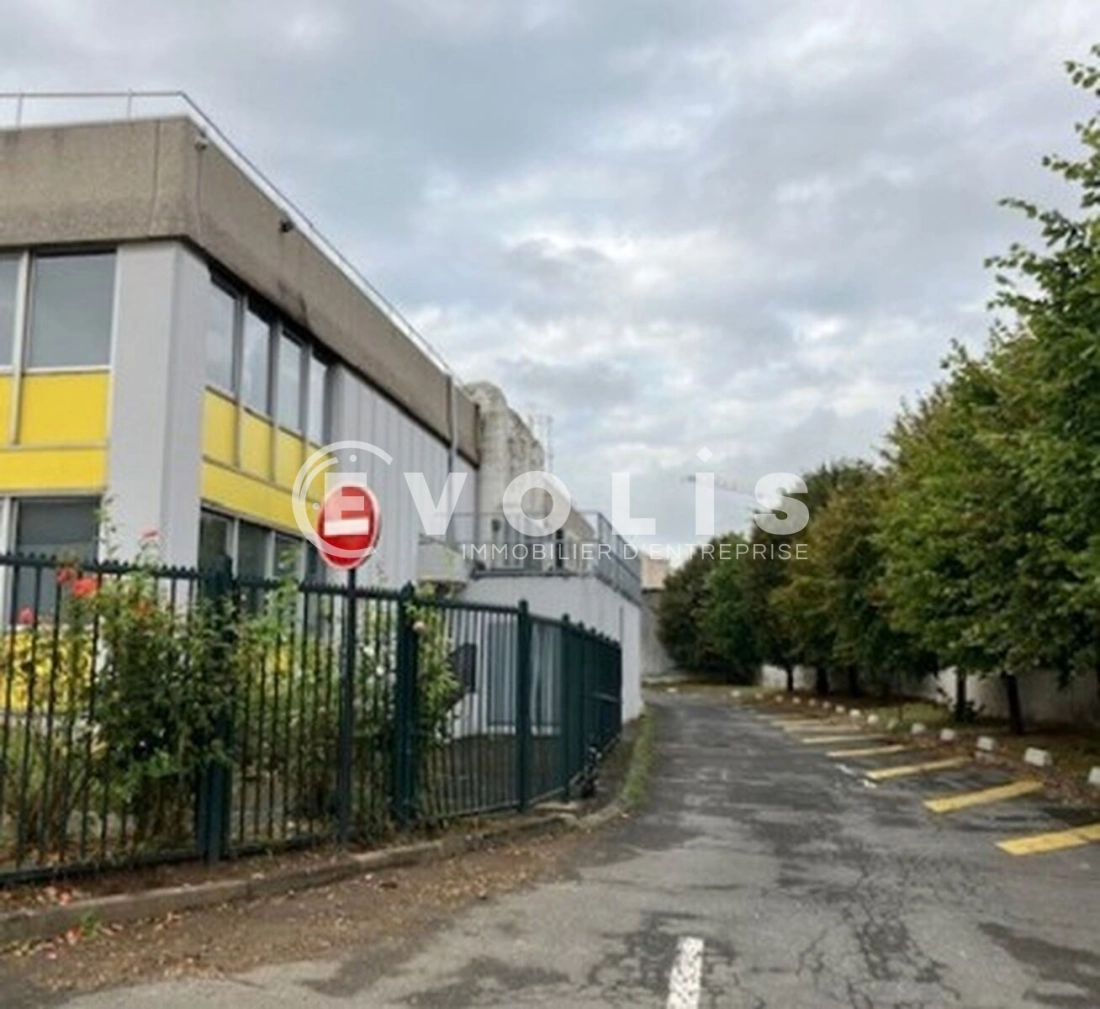 Photo 1 – location Entrepôts / activités	IVRY SUR SEINE (94200)