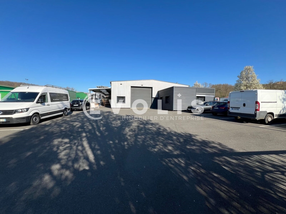 Photo 2 – vente Entrepôts / activités	VAL D'OINGT (69620)