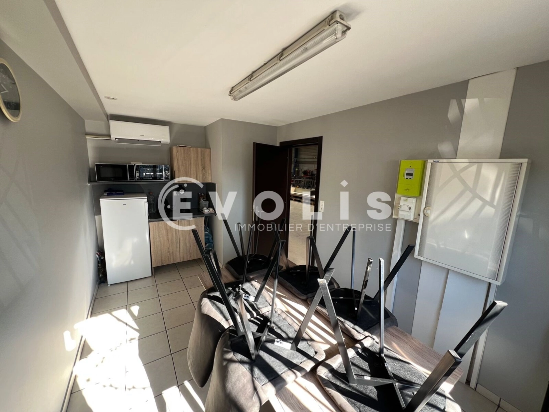 Photo 15 – vente Entrepôts / activités	VAL D'OINGT (69620)